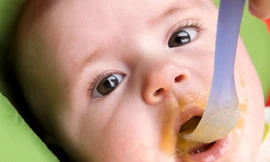 Tại sao đã đổi nhiều sữa mà trẻ không tăng cân?