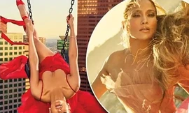 ‘Thót tim’ ngắm mỹ nhân nóng bỏng Jennifer Lopez bay giữa không trung