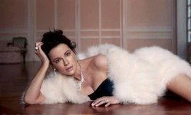 Mỹ nhân 'Trân Châu Cảng' gợi tình đầy cuốn hút ở tuổi tứ tuần