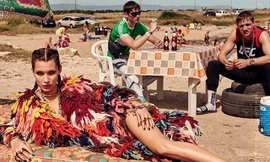 'Chân dài' 19 tuổi Bella Hadid diện đầm ngắn khoe chân dài hút mắt