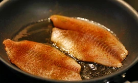 Mẹo chiên rán không bắn dầu ra ngoài