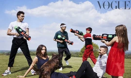 Ảnh đẹp hiếm hoi của gia đình nhà Becks lần đầu trên Vogue