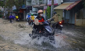 Diễn biễn triều cường ở TPHCM dịp Giáng sinh và đón năm mới