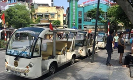 TPHCM: Kiến nghị thí điểm xe điện phục vụ du khách dịp lễ 30/4