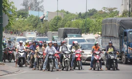 Liên tục nắng nóng gay gắt sau Tết, thời tiết TPHCM những ngày tới ra sao?