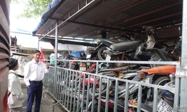 Xe máy bị 'bỏ rơi' chất đống la liệt ở các bến xe tại TPHCM