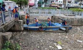 Ô nhiễm tái xuất trên những con kênh vừa được cải tạo nghìn tỷ ở TPHCM 
