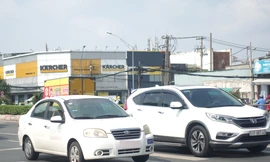 Học viên lái xe tại TPHCM mòn mỏi chờ học thực hành 