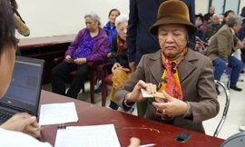 Lương hưu cần tăng ít nhất bằng 50% mức điều chỉnh lương công chức!