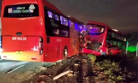 Bản tin 8H: Tai nạn giữa 2 xe khách trên cao tốc Vĩnh Hảo-Phan Thiết, 2 người tử vong