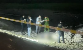 Bản tin 8H: Thi thể nam giới cháy đen tại bãi đất trống