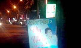 Cận cảnh những tiệm hớt tóc 'không dùng kéo'