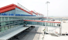 Sân bay Vân Đồn là sân bay được đầu tư hoàn toàn bằng vốn tư nhân đầu tiên của Việt Nam.