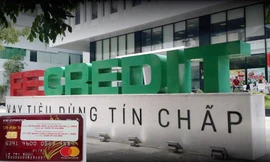 Không ít khách hàng gặp rắc rối vì vay tín chấp và mở thẻ tín dụng của Fe Credit.