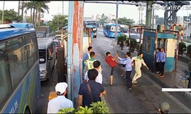 Cảnh hỗn loạn tại trạm BOT Tân Đệ hồi tháng 5 vừa qua.