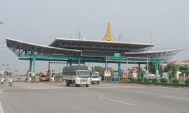 Trạm thu phí BOT Mỹ Lộc hiện nay. Ảnh: Phạm Thanh.