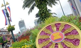 Trung Quốc, Campuchia ‘tung hứng’ tại hội nghị ASEAN