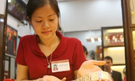 Khó kéo sát giá thế giới