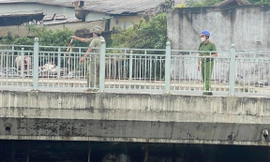 Phát hiện thi thể nam giới nổi trên kênh ở TPHCM 