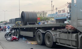 Người phụ nữ tử vong do xe đầu kéo cán qua người