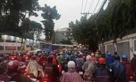 TPHCM: Mưa to kéo dài gây ùn ứ giao thông nghiêm trọng chiều đầu tuần 