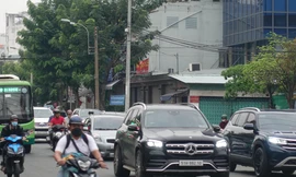 Vì sao bầu trời TPHCM mù mịt, không nắng nhiều ngày? 