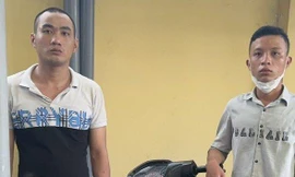 Cướp điện thoại đắt tiền rồi đạp 2 cô gái trẻ ngã xuống đường