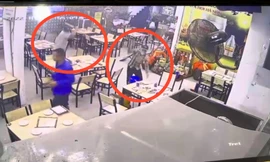 CLIP: Côn đồ ngang nhiên đập phá quán nhậu tại TPHCM