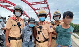 CSGT truy đuổi, khống chế hai nghi phạm trộm xe máy