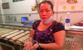 Nữ giúp việc nhiều lần trộm vàng trong phòng ngủ của chủ nhà 