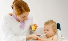 Dùng thuốc cho trẻ dưới 5 tuổi như thế nào?