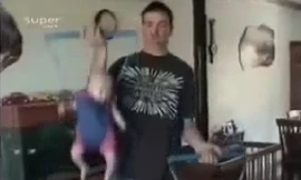 Cười vỡ bụng với những tai nạn hài hước khi tập tạ