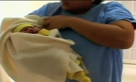 Colombia: Cô bé 10 tuổi sinh con