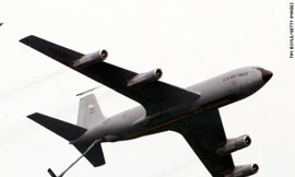 Chiếc máy bay tiếp liệu KC-135