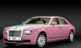 Rolls-Royce màu hồng làm từ thiện