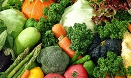 Giá rau xanh đột ngột giảm mạnh