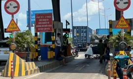 Nhân viên trạm thu phí bị xe đầu kéo cán tử vong