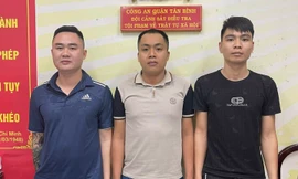 Phá ổ nhóm lập trang web cho vay lãi nặng, ném trứng thối vào nhà con nợ 