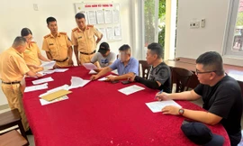 TPHCM: Xử lý 10 người lái xe Harley đi vào làn ô tô gây bức xúc 