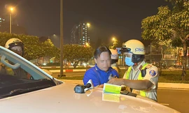CSGT TPHCM ra quân, xử phạt tài xế vi phạm nồng độ cồn 
