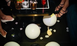 Cảnh sát 'đột kích' quán bar ở trung tâm TPHCM