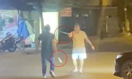 Bắt 2 tài xế ô tô cầm hung khí dọa chém nhau ở TPHCM 