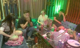 Biến phòng thu âm thành 'bãi đáp' bay lắc 