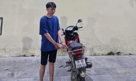 Nam sinh viên cướp tiền tại cửa hàng FPT khai do lún vào tệ nạn, bị chủ nợ thúc ép