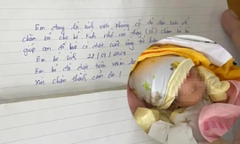 Bé gái sơ sinh bị bỏ rơi tại cây xăng kèm tâm thư