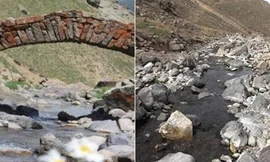 Cây cầu đá 300 năm tuổi đột ngộ biến mất chỉ trong vài ngày. Ảnh: Sputnik