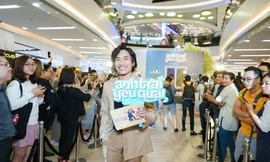 Kiều Minh Tuấn giới thiệu kiểu tóc mới khi ra mắt phim 'Anh trai yêu quái'. 