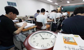 Một đời mắc 'bệnh bận', chỉ học và ôn thi ở Hàn Quốc