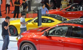 Ô tô 400 triệu dồn dập đổ về: Ngóng giá sẽ còn rẻ nữa