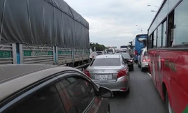 Trạm thu phí cầu Rạch Miễu xả trạm bất đắc dĩ